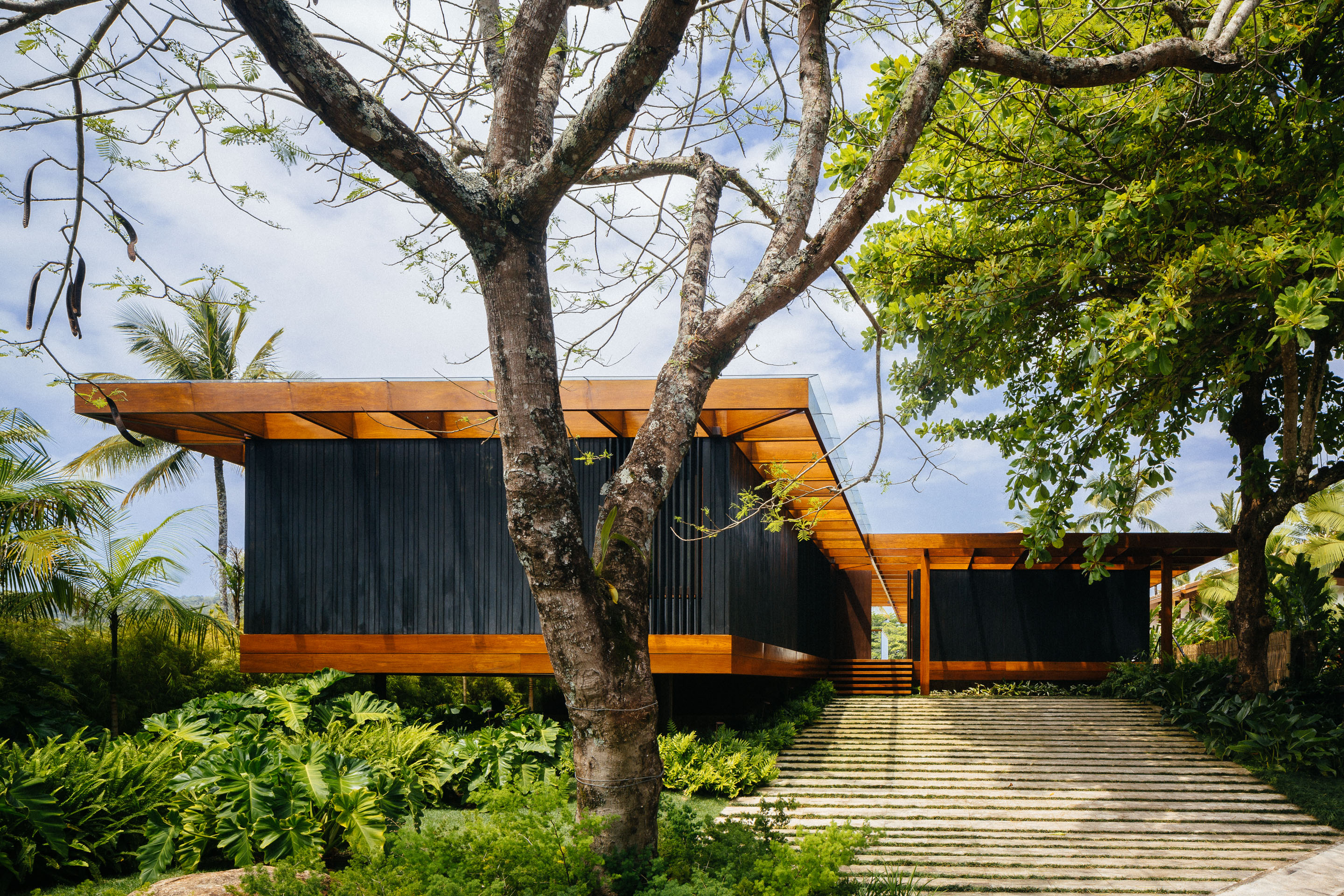 RT House in Paraty, by Jacobsen Arquitetura