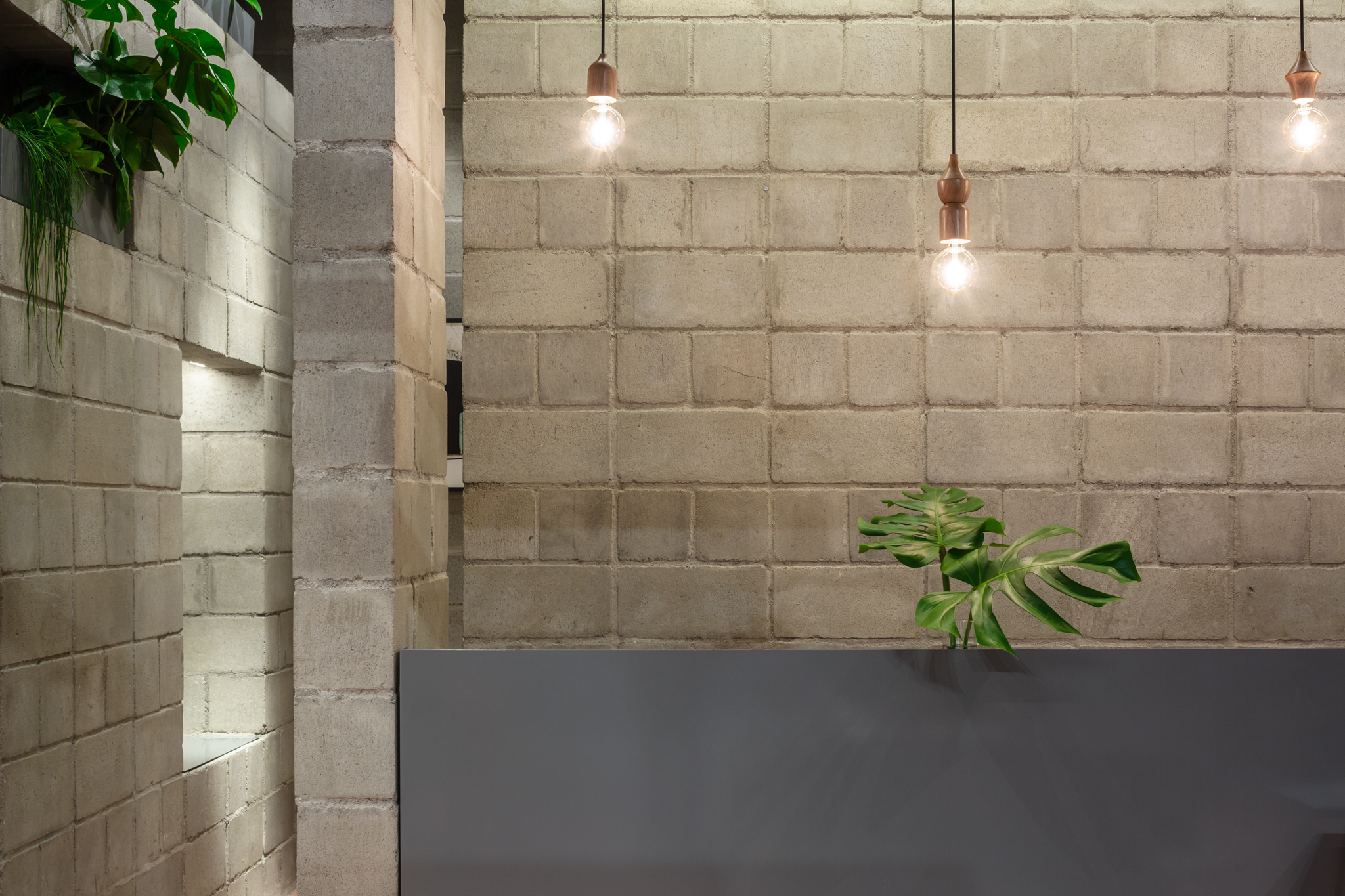 Oficina Itsu Barra store in Rio de Janeiro, by Terra e Tuma Arquitetos