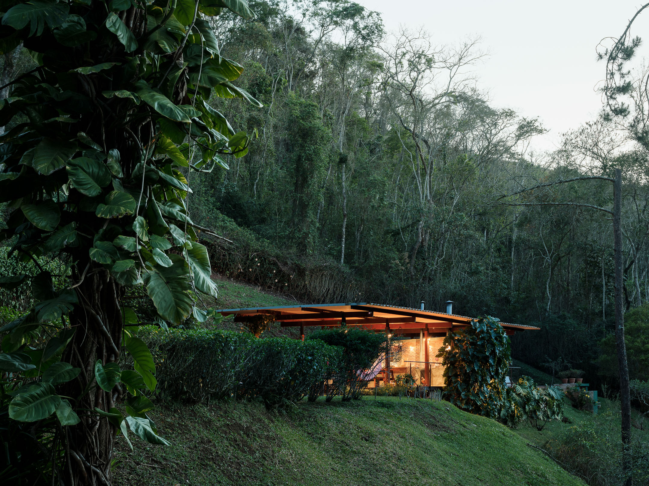 Videiras Pavilion in Petrópolis, by gru.a