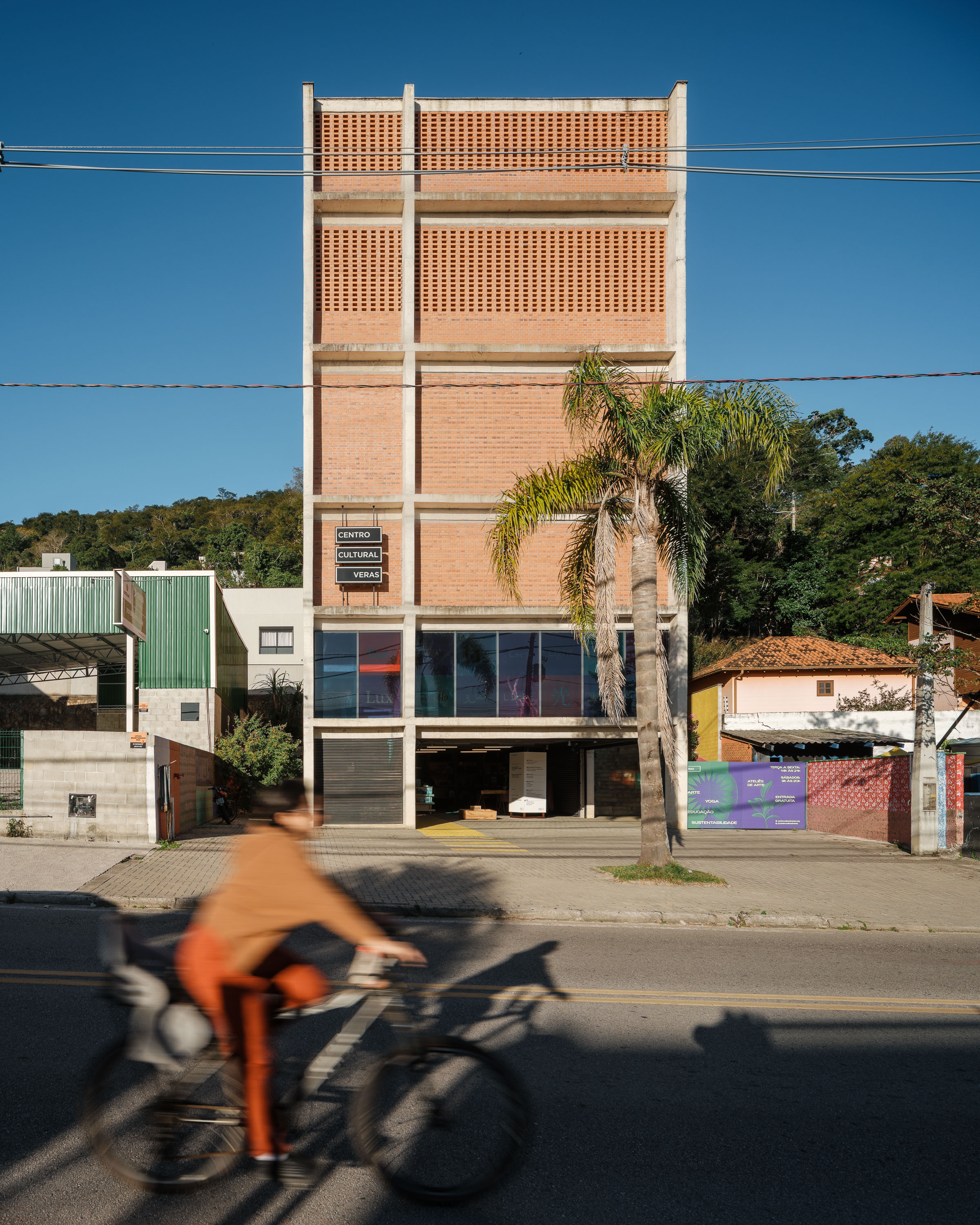 Veras Cultural Center in Florianópolis, by Terra e Tuma Arquitetos
